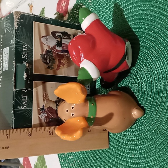JC PENNEY HOLIDAY REINDEER & SANTA SALT AND PEPPER SET - Picture 4 of 11